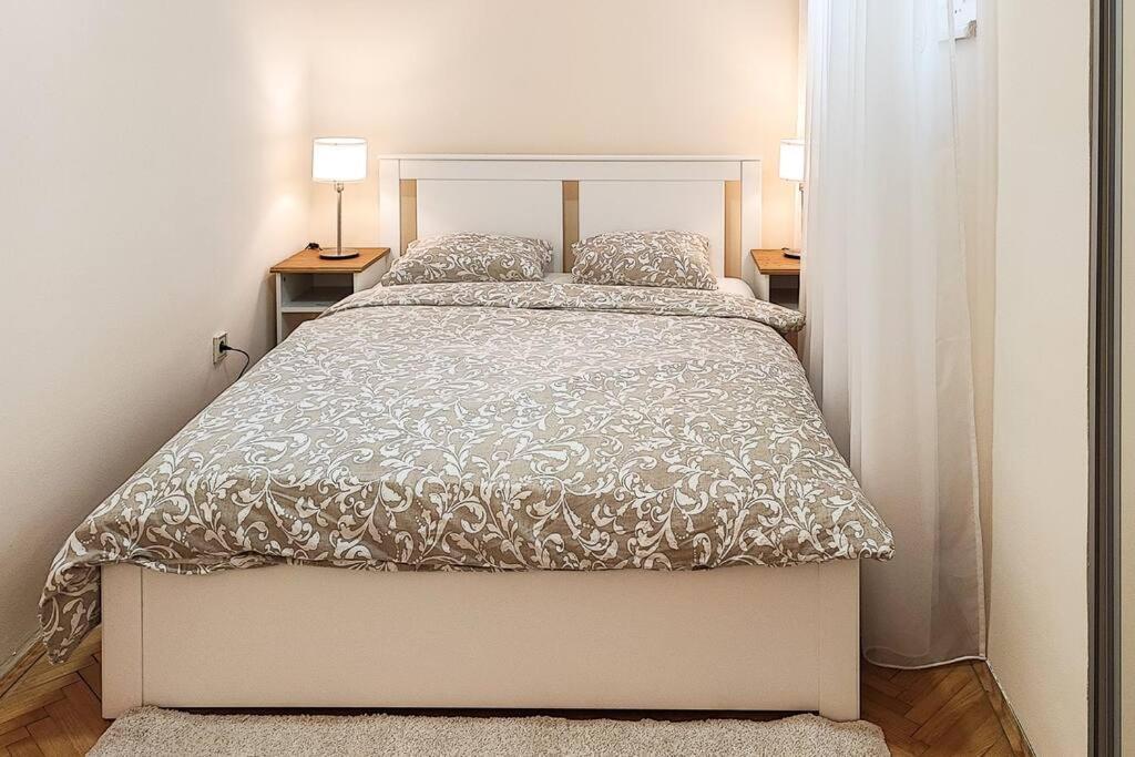 Filinhome Trg Mladenaca Novi Sad Extérieur photo