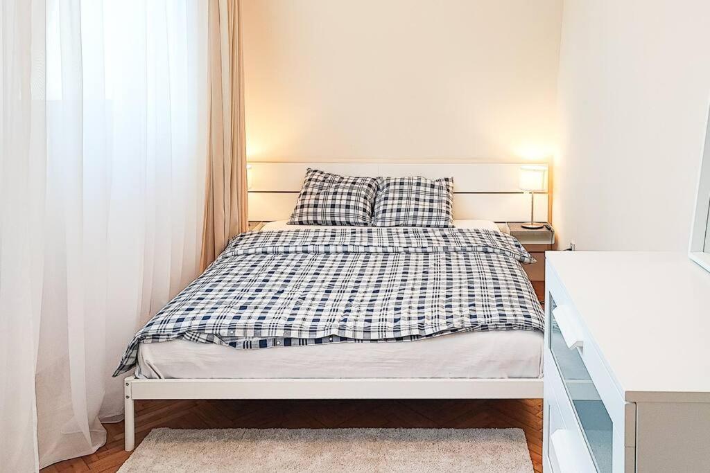 Filinhome Trg Mladenaca Novi Sad Extérieur photo