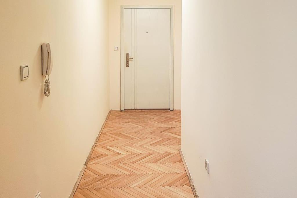 Filinhome Trg Mladenaca Novi Sad Extérieur photo