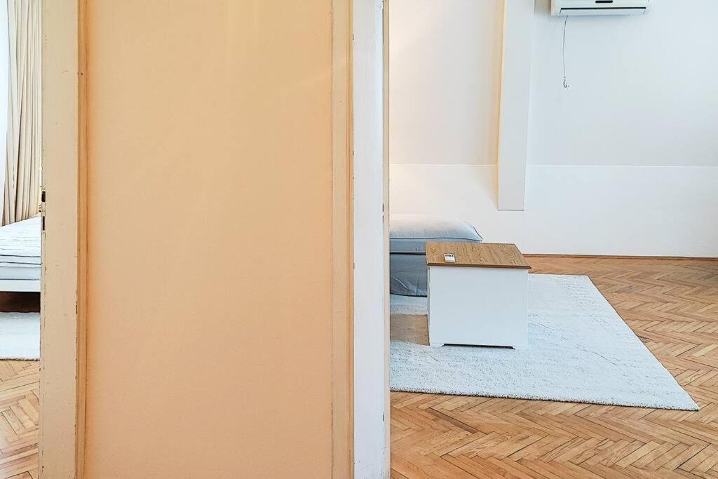 Filinhome Trg Mladenaca Novi Sad Extérieur photo