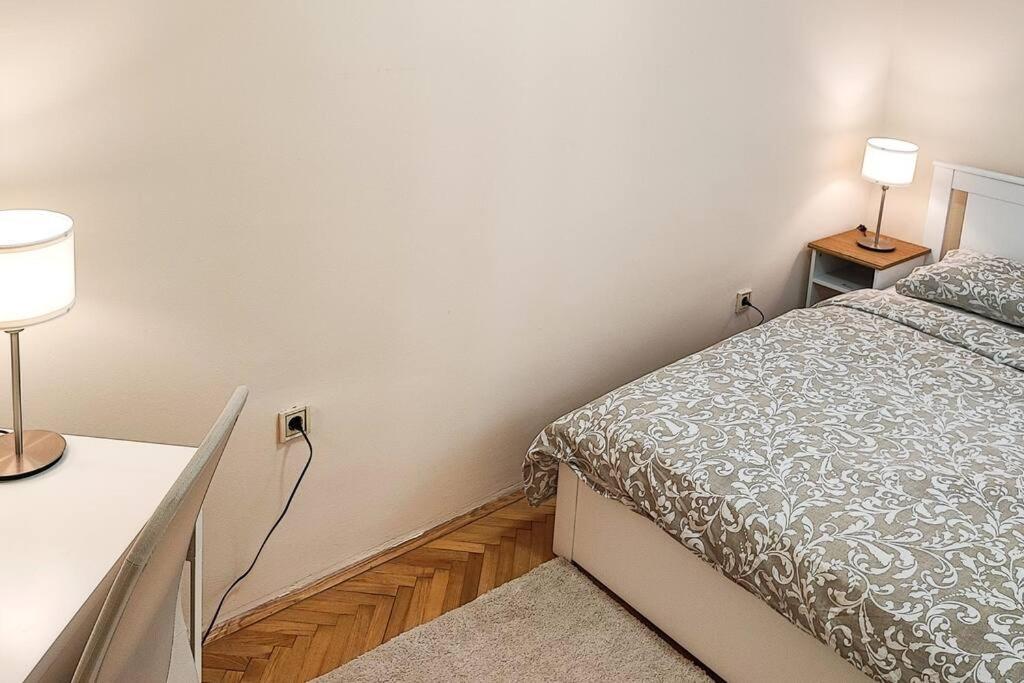 Filinhome Trg Mladenaca Novi Sad Extérieur photo