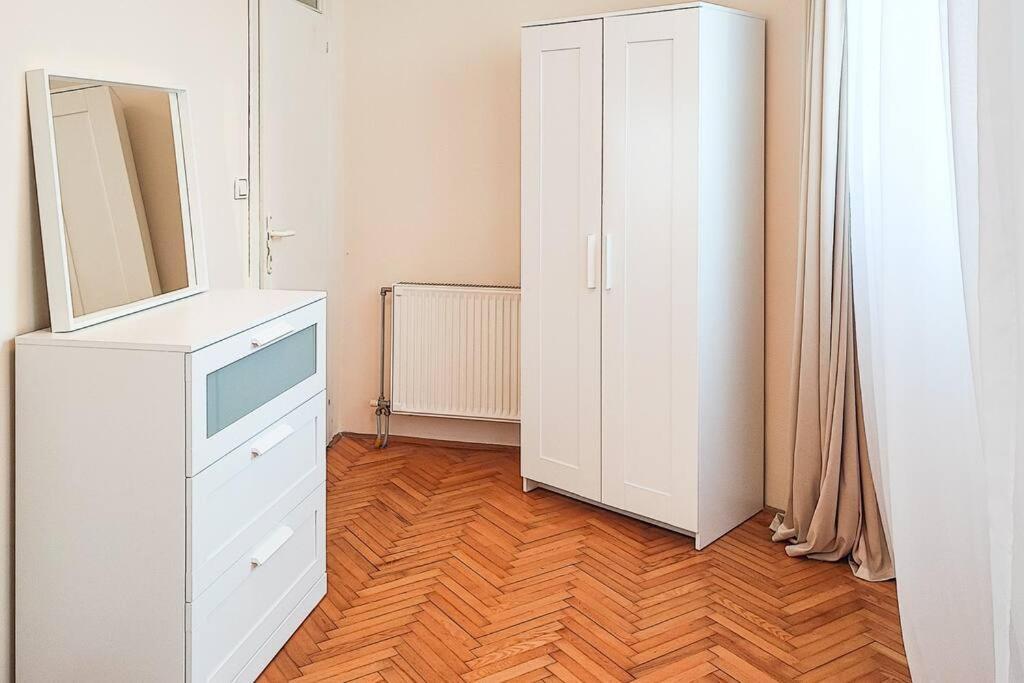 Filinhome Trg Mladenaca Novi Sad Extérieur photo