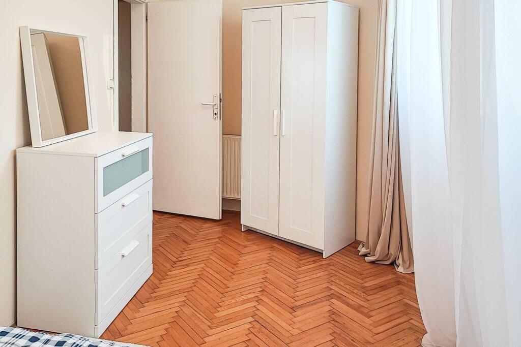 Filinhome Trg Mladenaca Novi Sad Extérieur photo